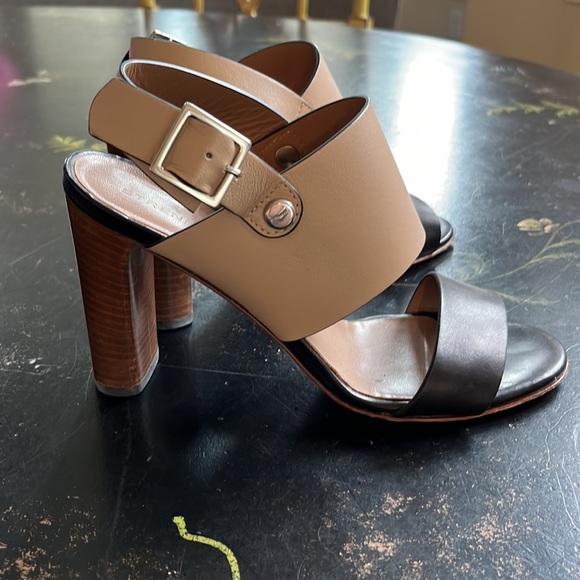 Beautiful Stenesse heels - Picture 2 of 3